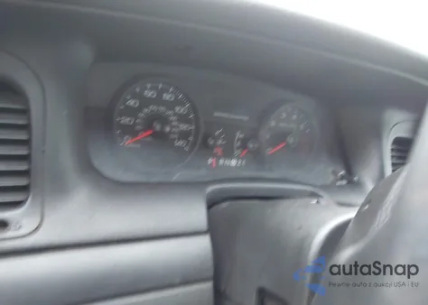 2011 Ford Crown Victoria Police Interceptor z USA, uszkodzony, nr VIN 2FABP7BV0BX183027